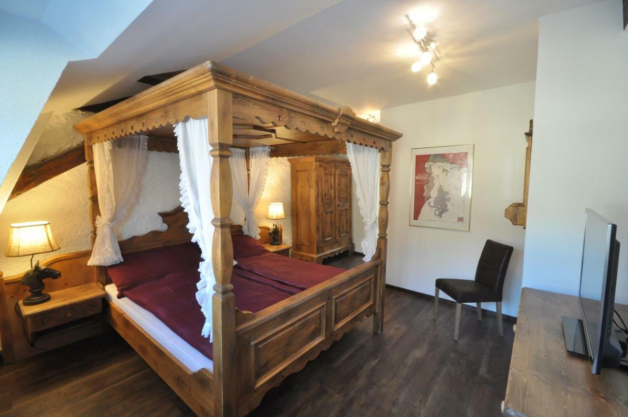 B&B Zum Roessli Zunzgen Exterior foto