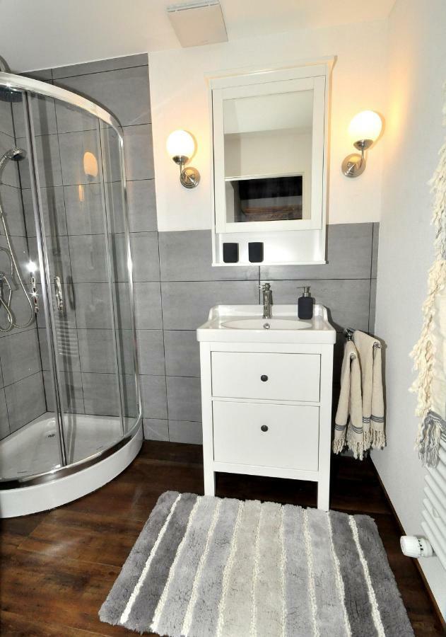 B&B Zum Roessli Zunzgen Exterior foto